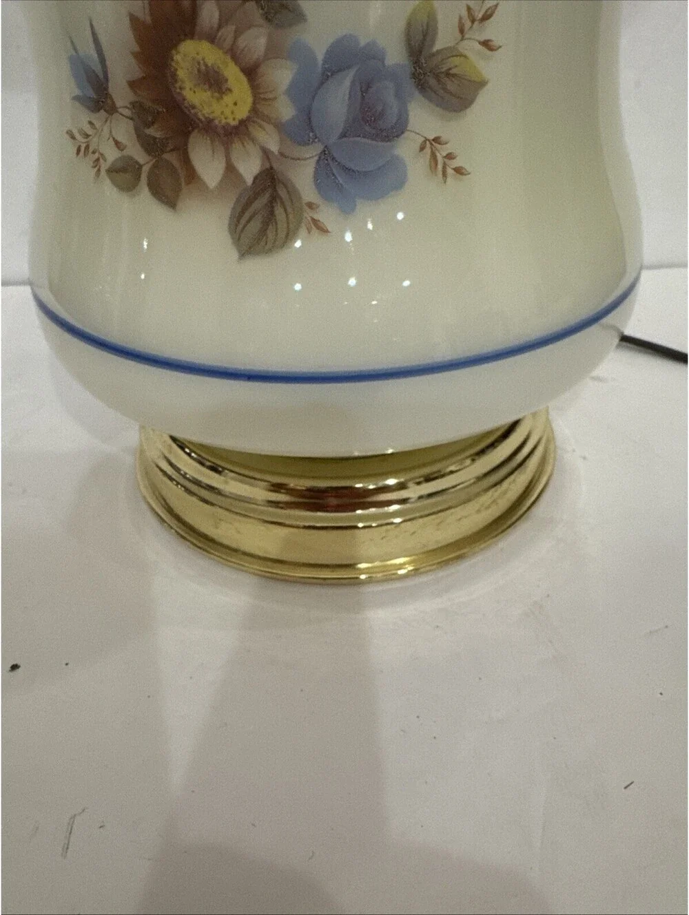 Vintage White Glass Floral Hurricane Table Lamp 1 Way Light Rewired 16.75”